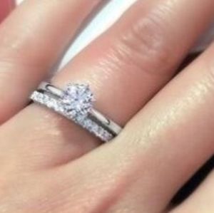 18K white gold plated rhinestone engagement set